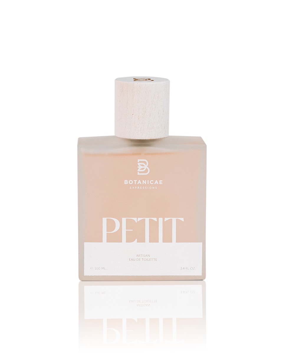 BOTANICAE EXPRESSIONS PETIT 100 ML EDT INTENSE PETIT 100 ML EDT INTENSELa gioia della casa. Un pomeriggio a giocare sul divano. Sorrisi, baci, tante coccole. Le prime viste sulle nostre passeggiate. Il senso della scoperta in ogni singolo dettaglio.Compos