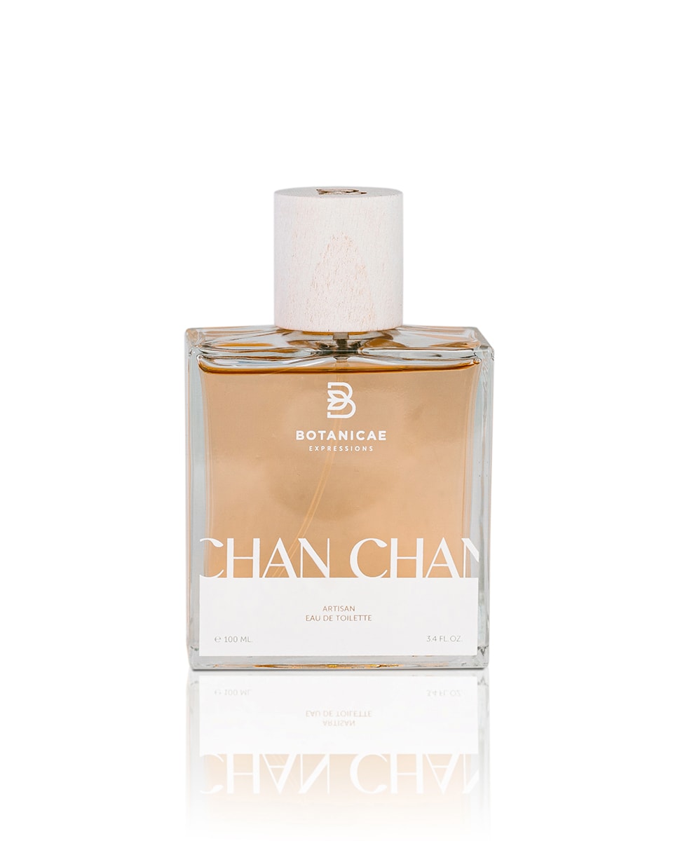 BOTANICAE EXPRESSIONS CHAN CHAN 100 ML EDT INTENSE CHAN CHAN 100 ML EDT INTENSEGuayaberas e cappelli Panama. Abiti leggeri mossi dal vento. Domino, vecchie sedie dipinte di blu. Rum e sigari. Fiori nei capelli. Un'overdose di musica di strada.Composizione