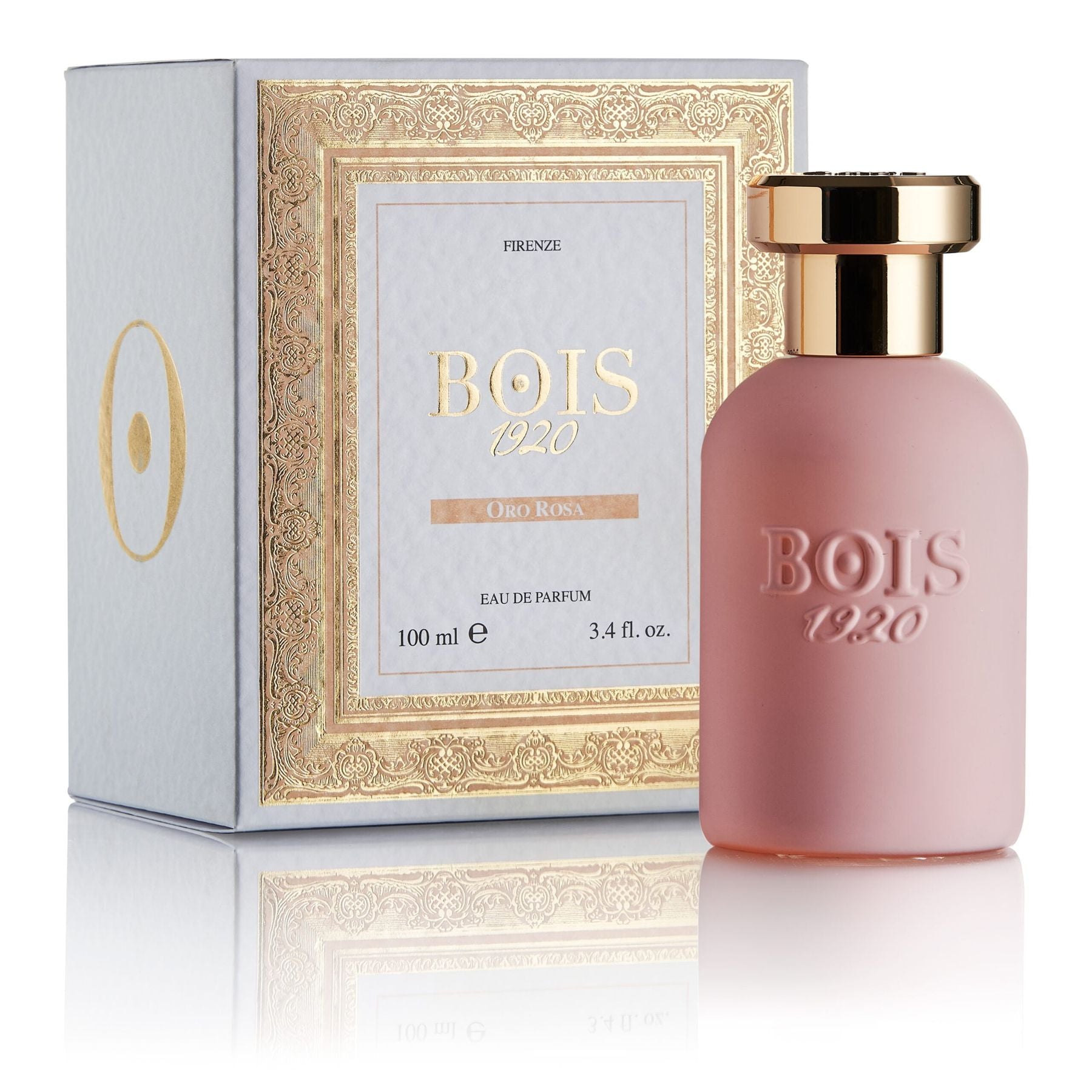 BOIS 1920 BOIS 1920 ORO ROSA Una composizione olfattiva contemporanea, innovativa. Un raffinato accordo di note fruttate avvolge la luminosità e l’effervescenza della Rosa per un sillage entusiasmante, arricchito dal delicato tocco della Vaniglia. 2000001