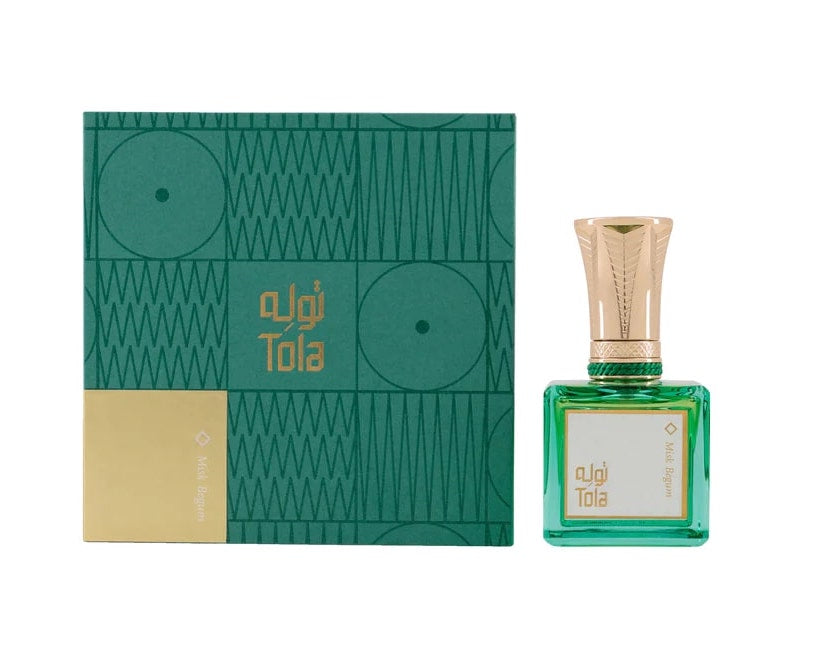 TOLA MISK BEGUM EDP 60 ML MISK BEGUM EDP 60 MLMisk è la parola araba per muschio, che è una sostanza aromatica comunemente usata come nota di fondo in profumeria. Begum è un titolo turco dato a una donna familiare di alti funzionari. Mentre guarda le deco