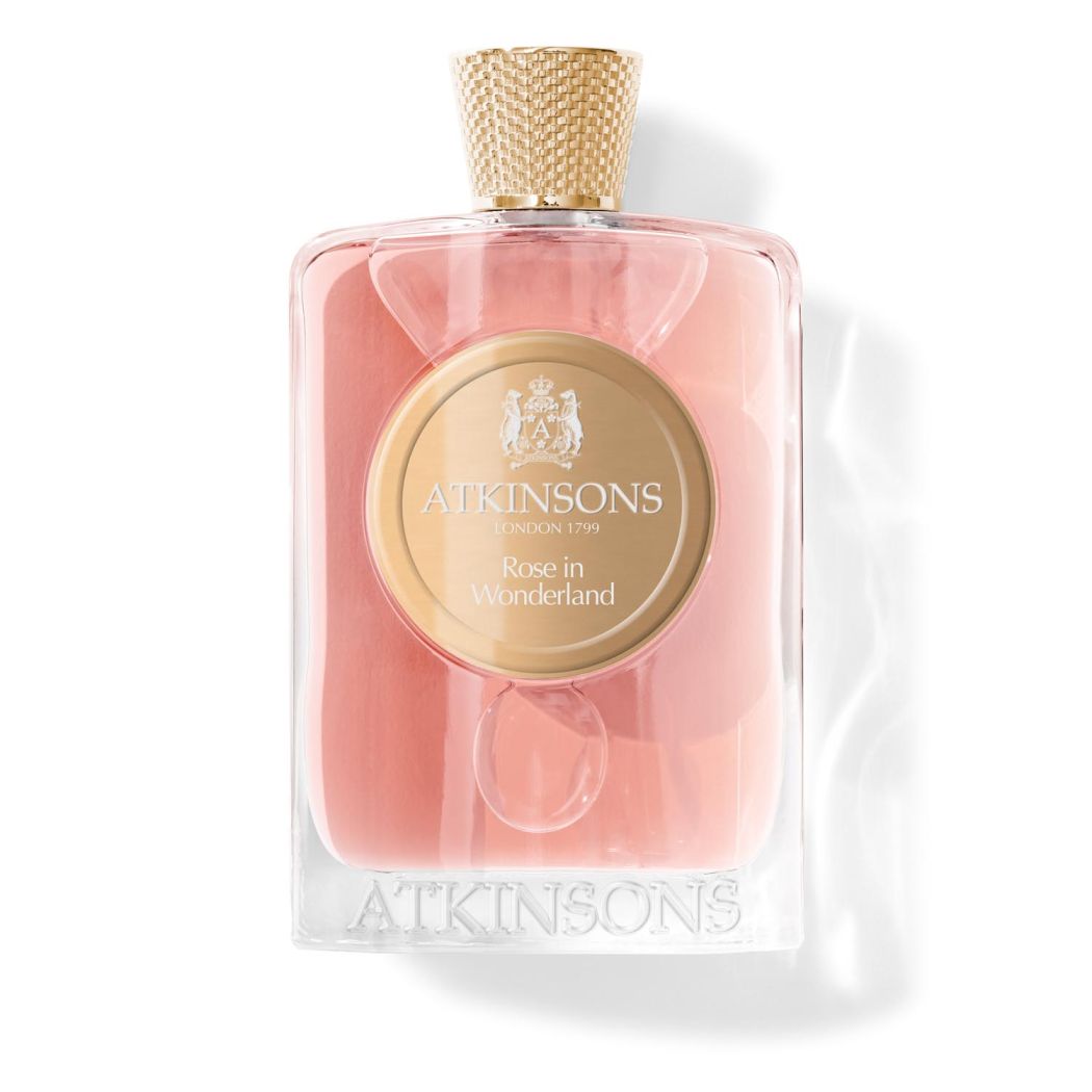 ATKINSONS 1799 ROSE IN WONDERLAND EDP 100 ML ROSE IN WONDERLAND EDP 100 MLRose in Wonderland di Atkinsons è l&#39;eau de parfum che cattura la fragranza delicata della rosa appena sbocciata nelle mattine d&#39;estate, ancora brillante di rugiada. Il suo bouquet p