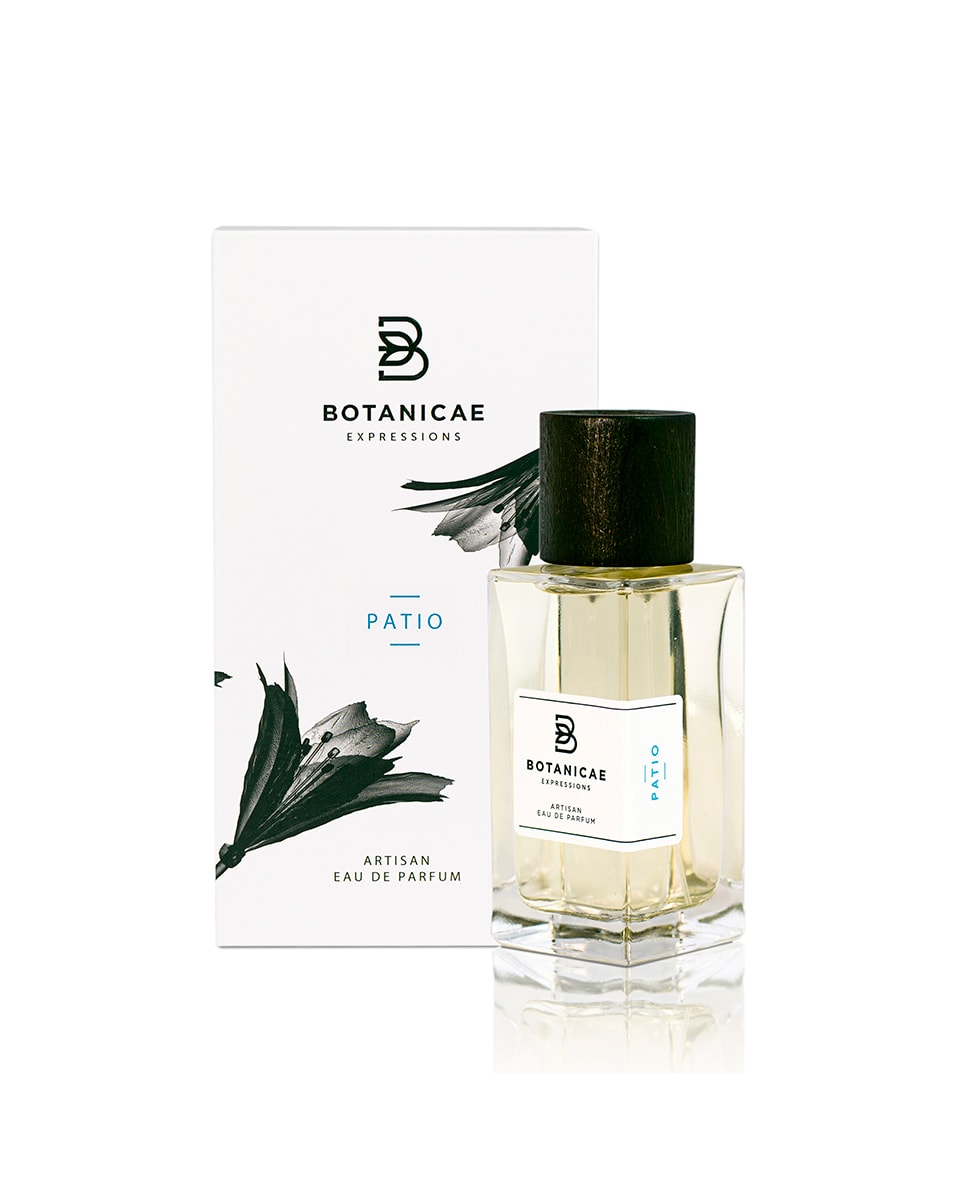 BOTANICAE EXPRESSIONS PATIO 100ML EDP PATIO 100ML EDPLe strade si vestono di fiori quando torna la luce. La fatica durante la stagione fredda viene ricompensata con odori e colori condivisi dai vicini. Spagna. Primavera 2013.ComposizioneUn'esplosione di f