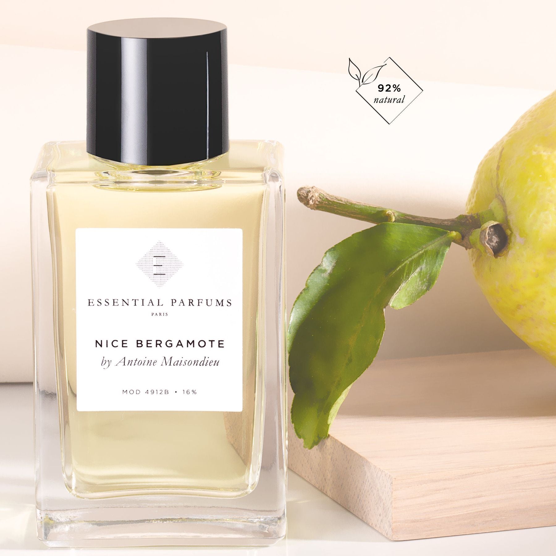 ESSENTIAL PARFUMS NICE BERGAMOTE 100 ML EDP Refillable NICE BERGAMOTE 100 ML EDP RefillableUn&#39;esplosione solare del miglior bergamotto calabrese naturale lascia dietro di sé un&#39;impressione di luminosità, intrecciata con un accordo floreale naturale di pet